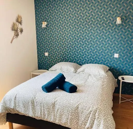 Charles De Gaulle Iv * 卡斯特尔